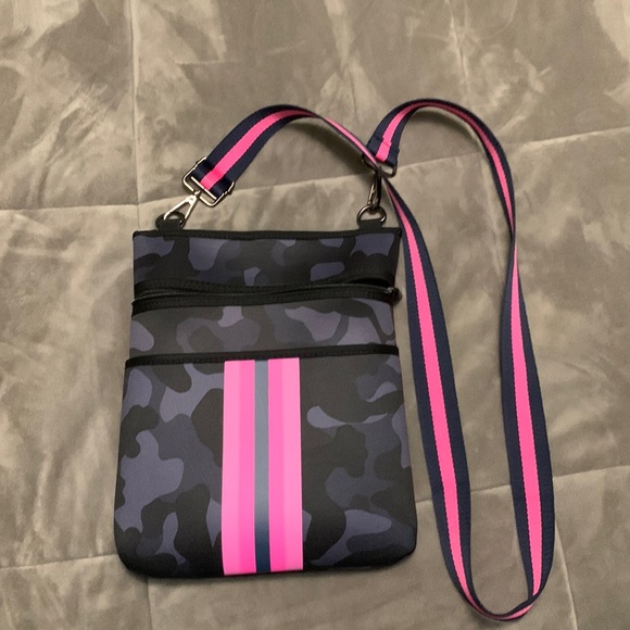 Camo small crossbody - Picture 1 of 4